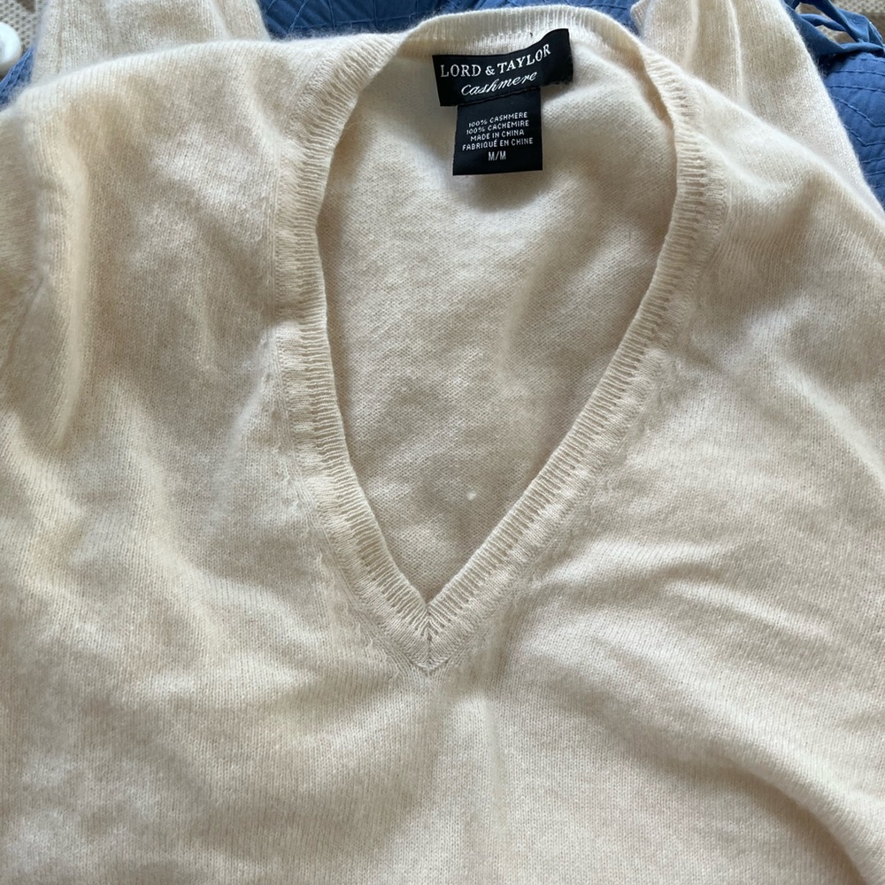 Lord & Taylor Womens 100% Cashmere V Neck Pullover Sweater Ivory size M - Picture 4 of 7